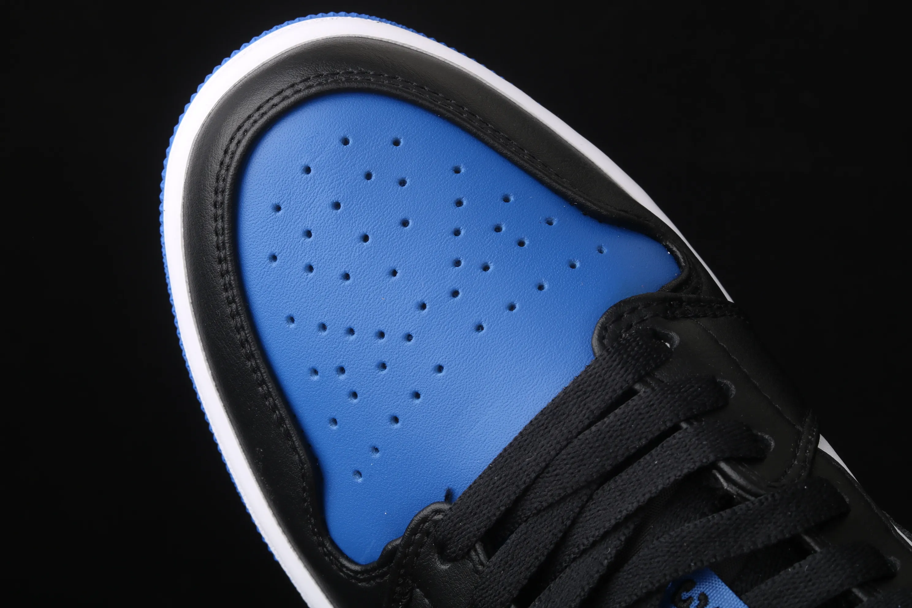 All Categories Air Jordan Jordan Series Basketball Shoes Air Jordan 1 Low New Version Air Jordan 1 Low AJ1 Joe 1 Low Top Leather Cultural and Leisure Sports Shoes CQ9446-400